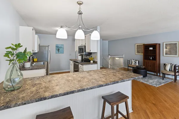 $450,000 | 4626 Lenore Lane, Eagan, MN 55122