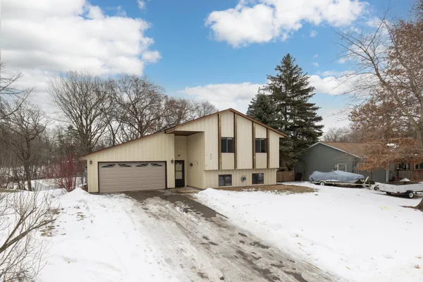 $450,000 | 4626 Lenore Lane, Eagan, MN 55122