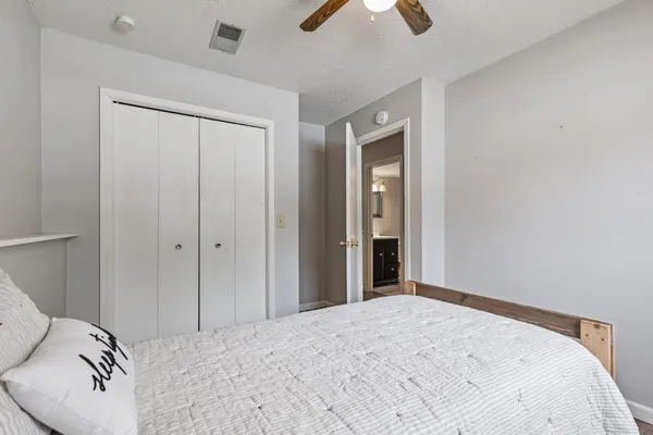 $450,000 | 4626 Lenore Lane, Eagan, MN 55122
