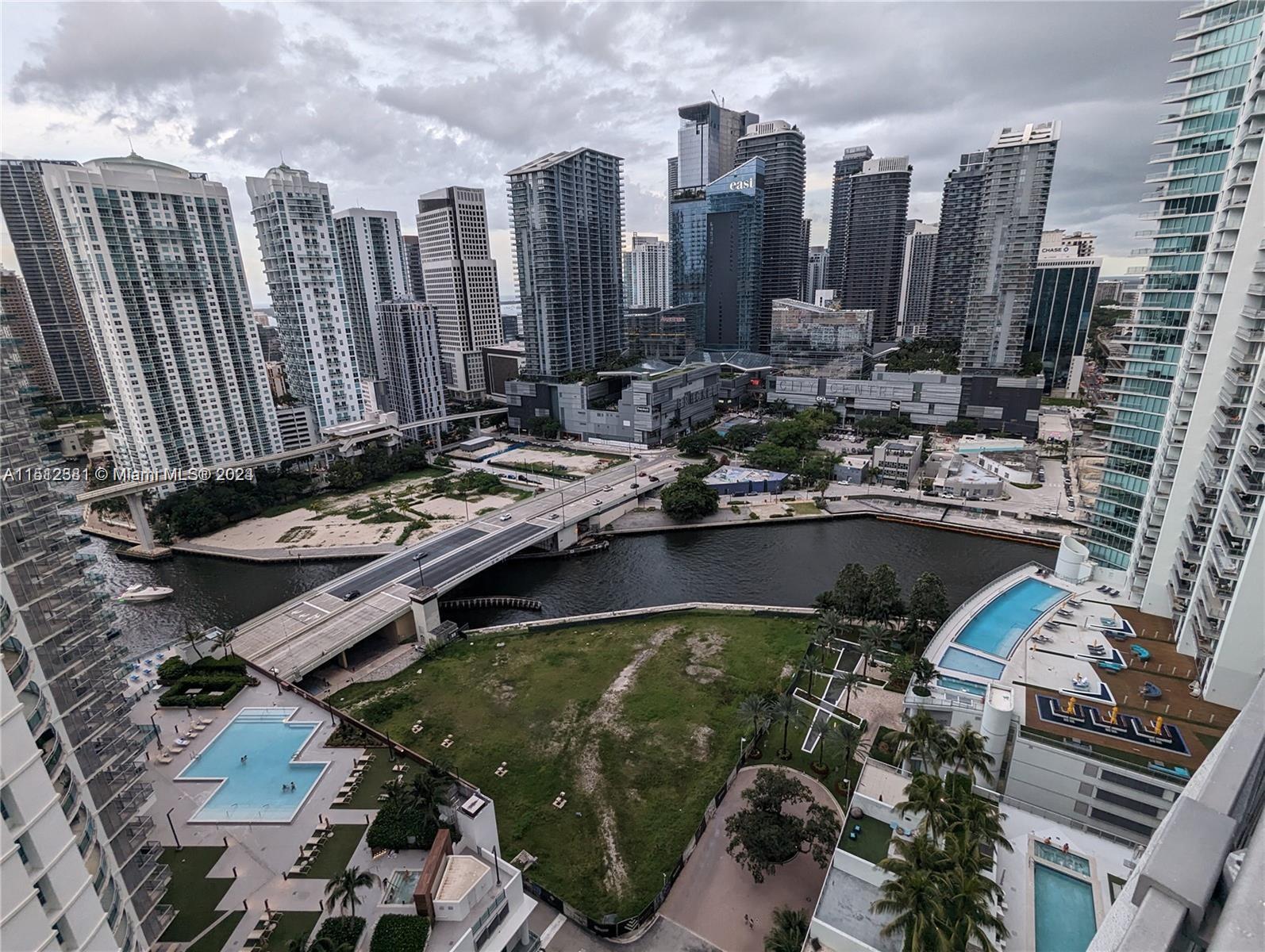 90 Southwest 3rd St Unit 2904  