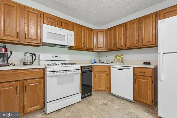 $2,400 | 11 Poillon Court, Lawrence Township, NJ 08648