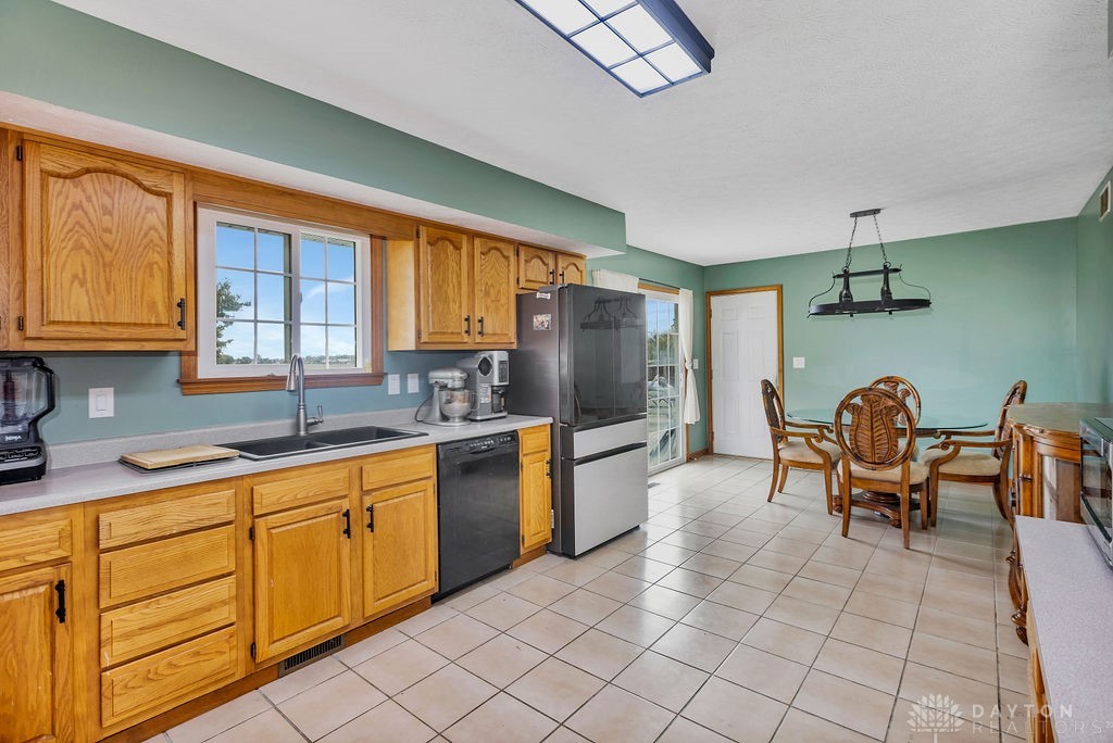 1750 Fuls Road New Lebanon, OH 45345 - Photo 7 of 30 Gallery Image 7