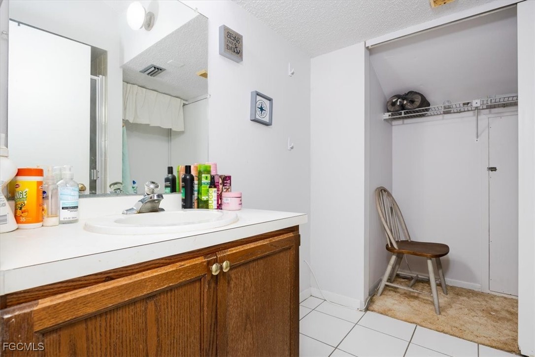 7261 Albany Road Fort Myers, FL 33967 - Photo 12 of 27 a view of table and chair