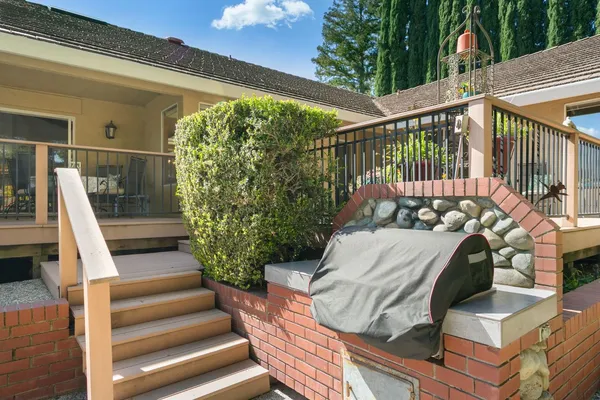 $918,000 | 104 Oak Rim Way, Folsom, CA 95630