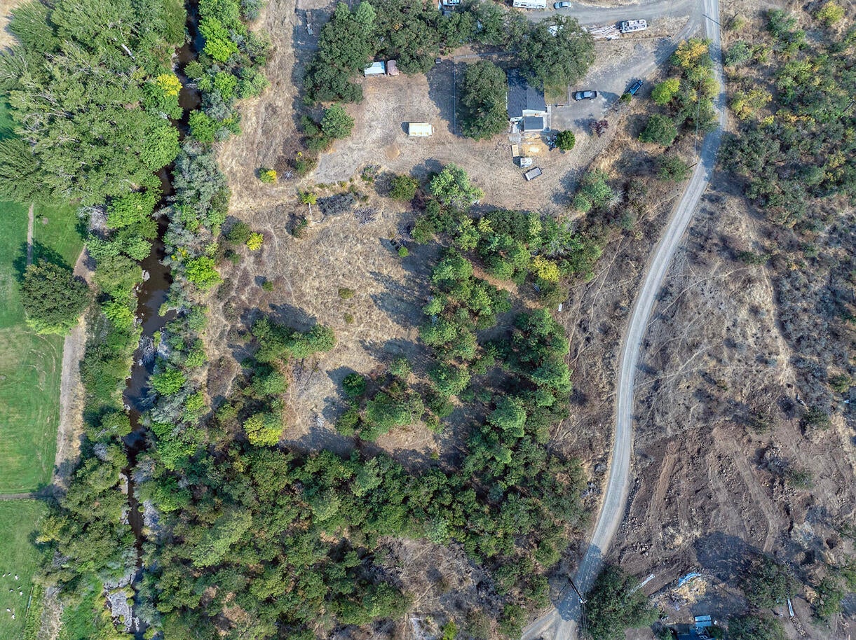 750 Ayres Road Eagle Point, OR 97524 - Photo 26 of 31 DJI_20240908143603_0054_D copy