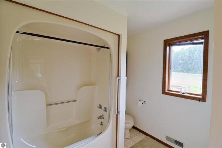 10859 West Blanchard Road Blanchard, MI 49310 - Photo 16 of 41