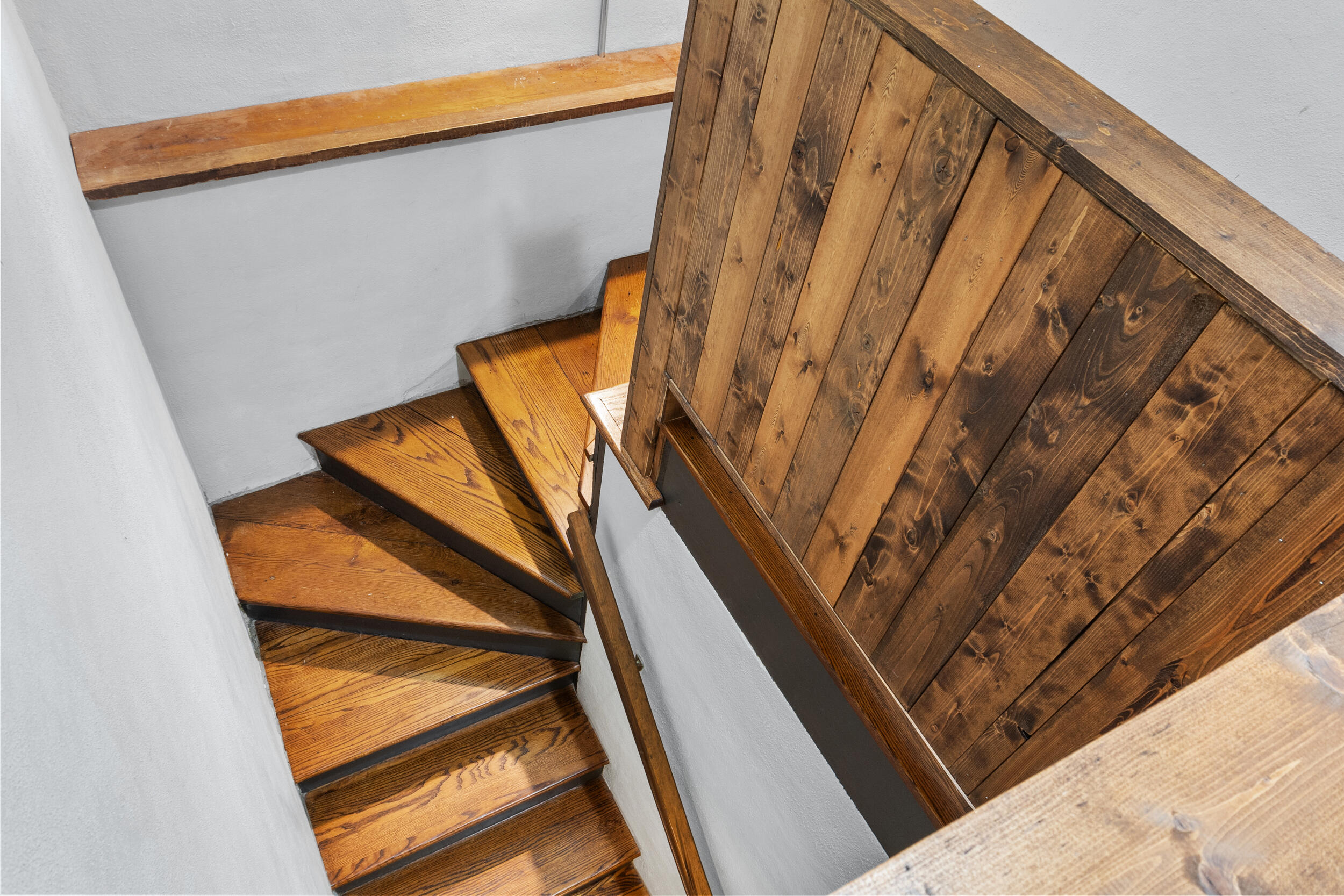 4311 Kellys Ferry Road Chattanooga, TN 37419 - Photo 13 of 33 Stairs