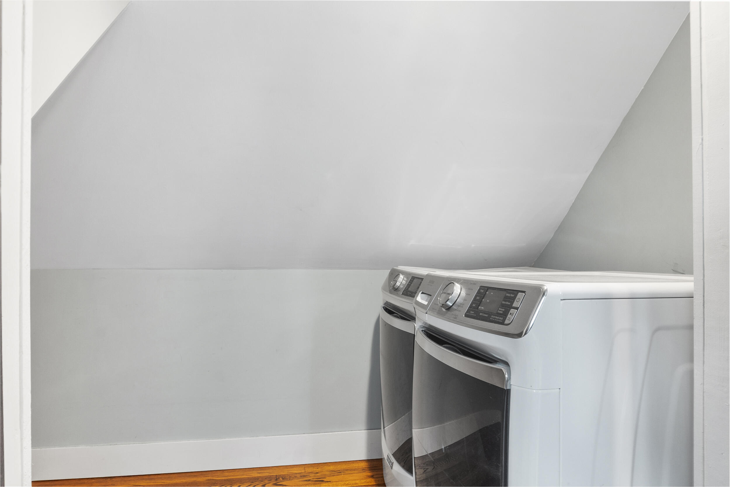 4311 Kellys Ferry Road Chattanooga, TN 37419 - Photo 19 of 33 Guest Room 2/Laundry