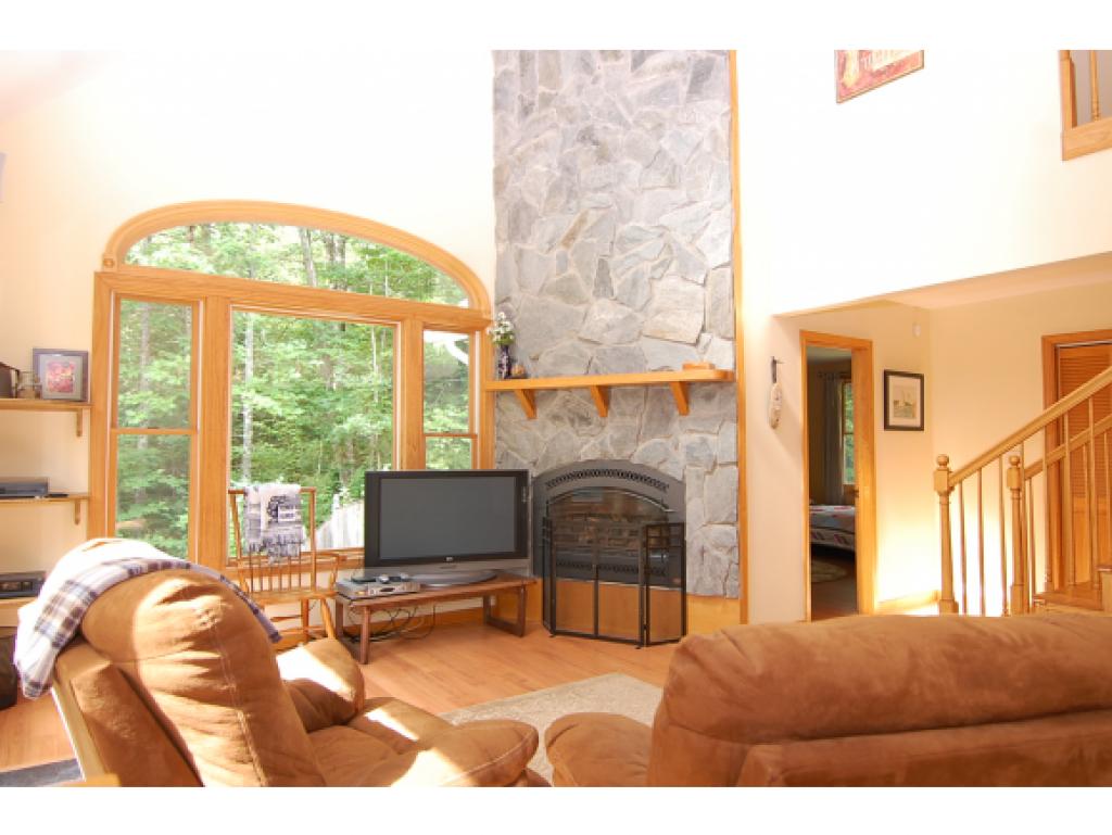 208 Dustin Road Hopkinton, NH 03229 - Photo 3 of 26