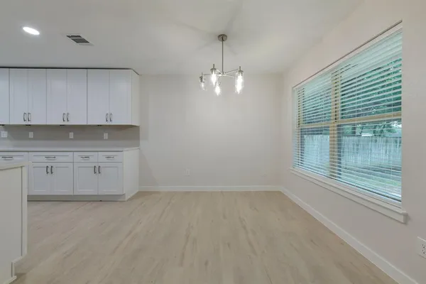 $2,850 | 2717 Meadow Green, Bedford, TX 76021