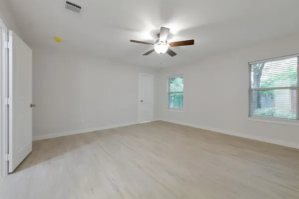 $2,850 | 2717 Meadow Green, Bedford, TX 76021