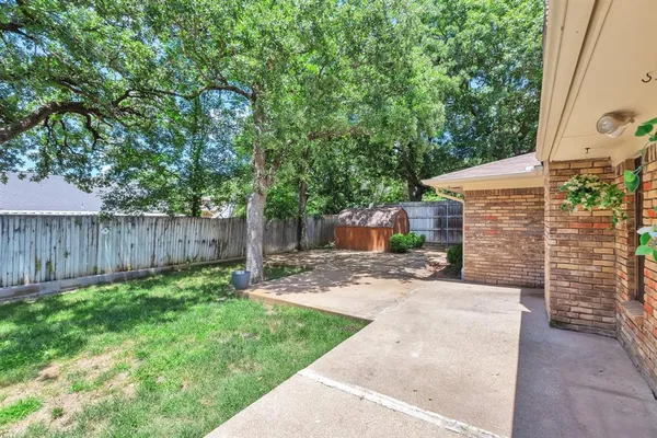 $2,850 | 2717 Meadow Green, Bedford, TX 76021
