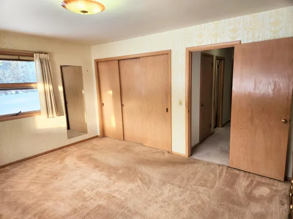 $325,000 | 40494 Highway 14, Springfield, MN 56087