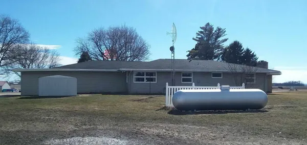 $325,000 | 40494 Highway 14, Springfield, MN 56087