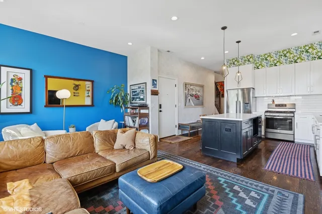 $549,000 | 2742 North Hamlin Avenue, Unit 3N, Chicago, IL 60647