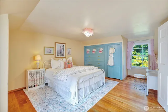 $649,900 | 3918 Northwest Phinney Bay Drive, Bremerton, WA 98312