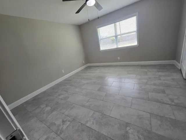 $2,200 | 422 West Street, Stafford, TX 77477