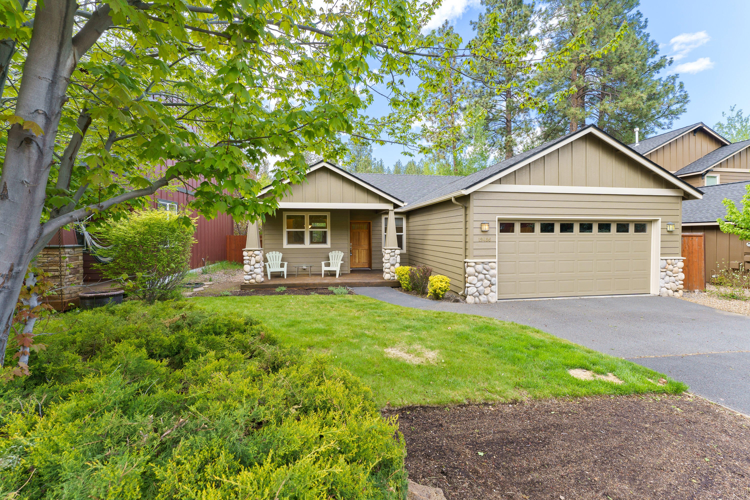 19486 Brookside Way Bend, OR 97702 - Photo 2 of 27 DSC07217