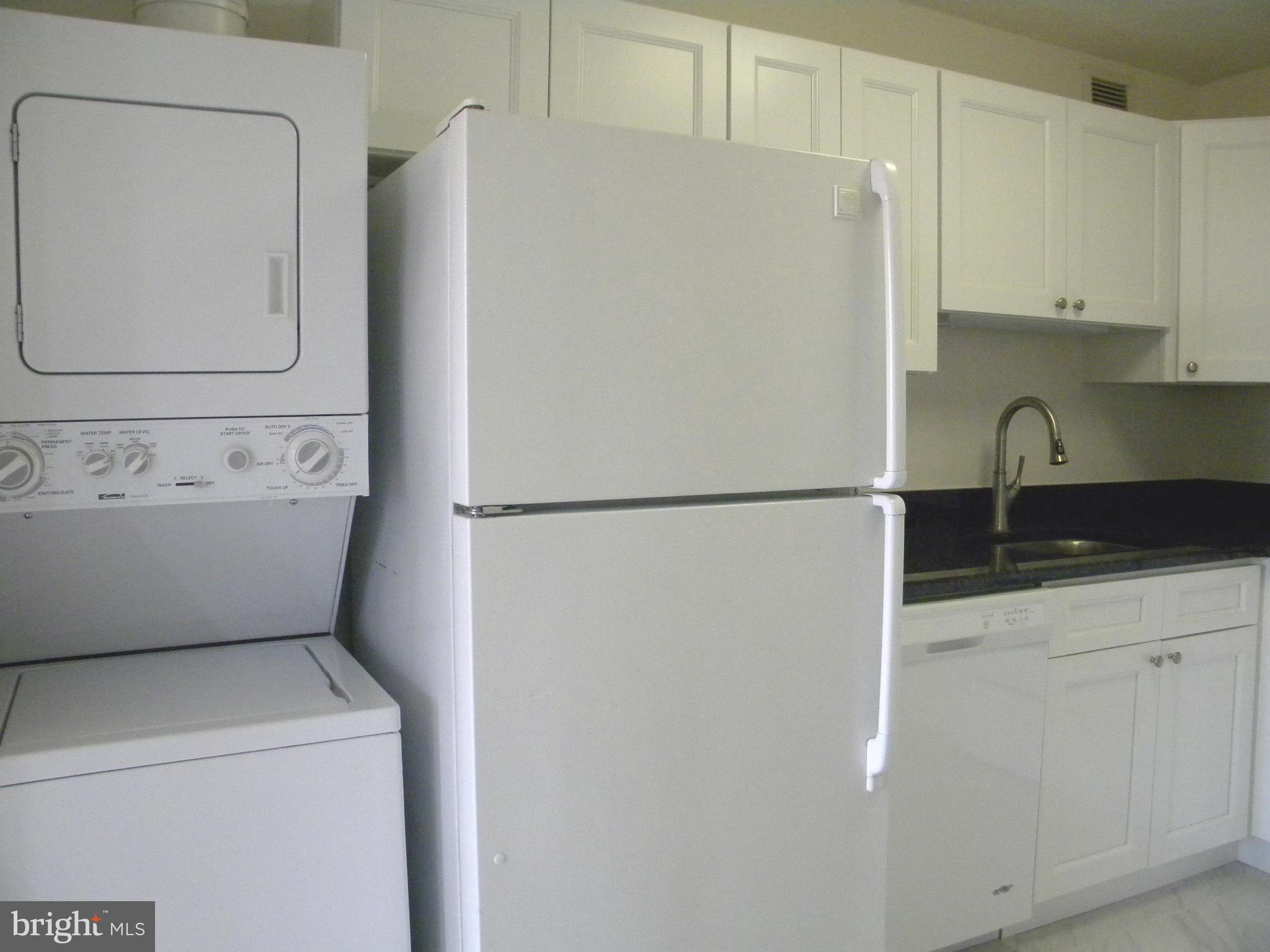 6800 Fleetwood Road, Unit 421 McLean, VA 22101 - Photo 11 of 24 Kitchen - Convenient Laundry in Kitchen
