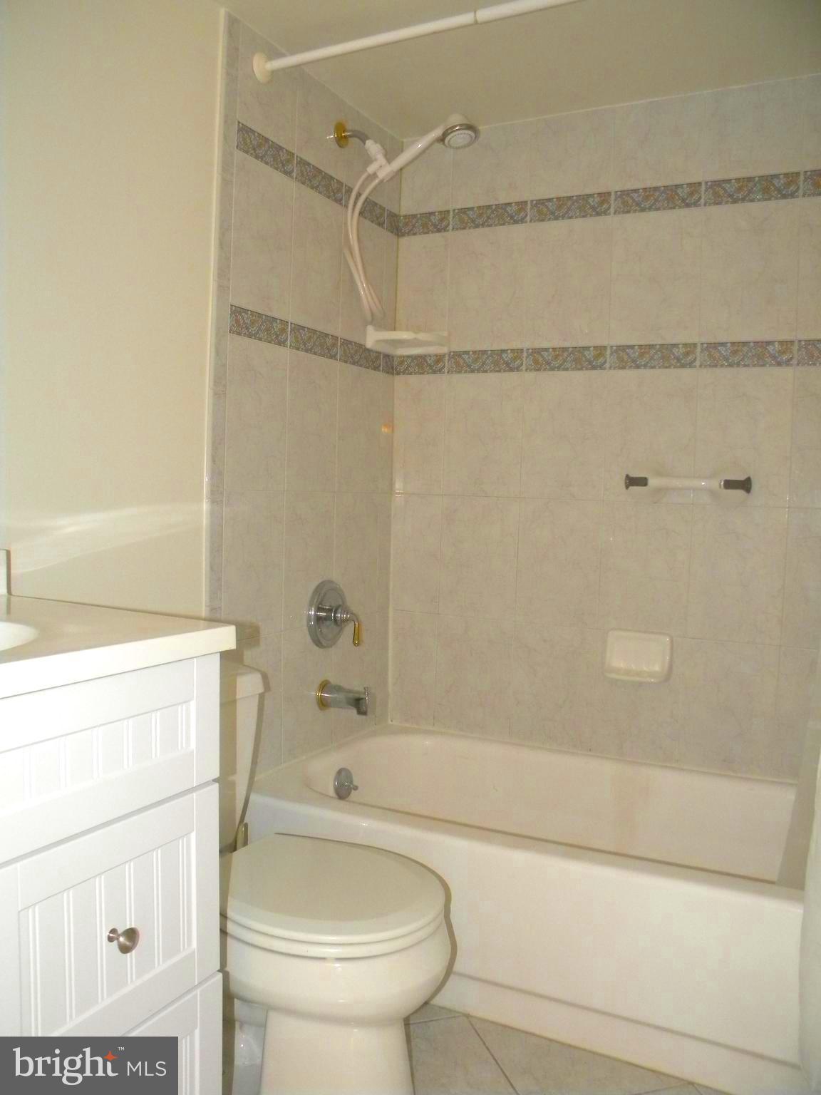 6800 Fleetwood Road, Unit 421 McLean, VA 22101 - Photo 15 of 24 Bath