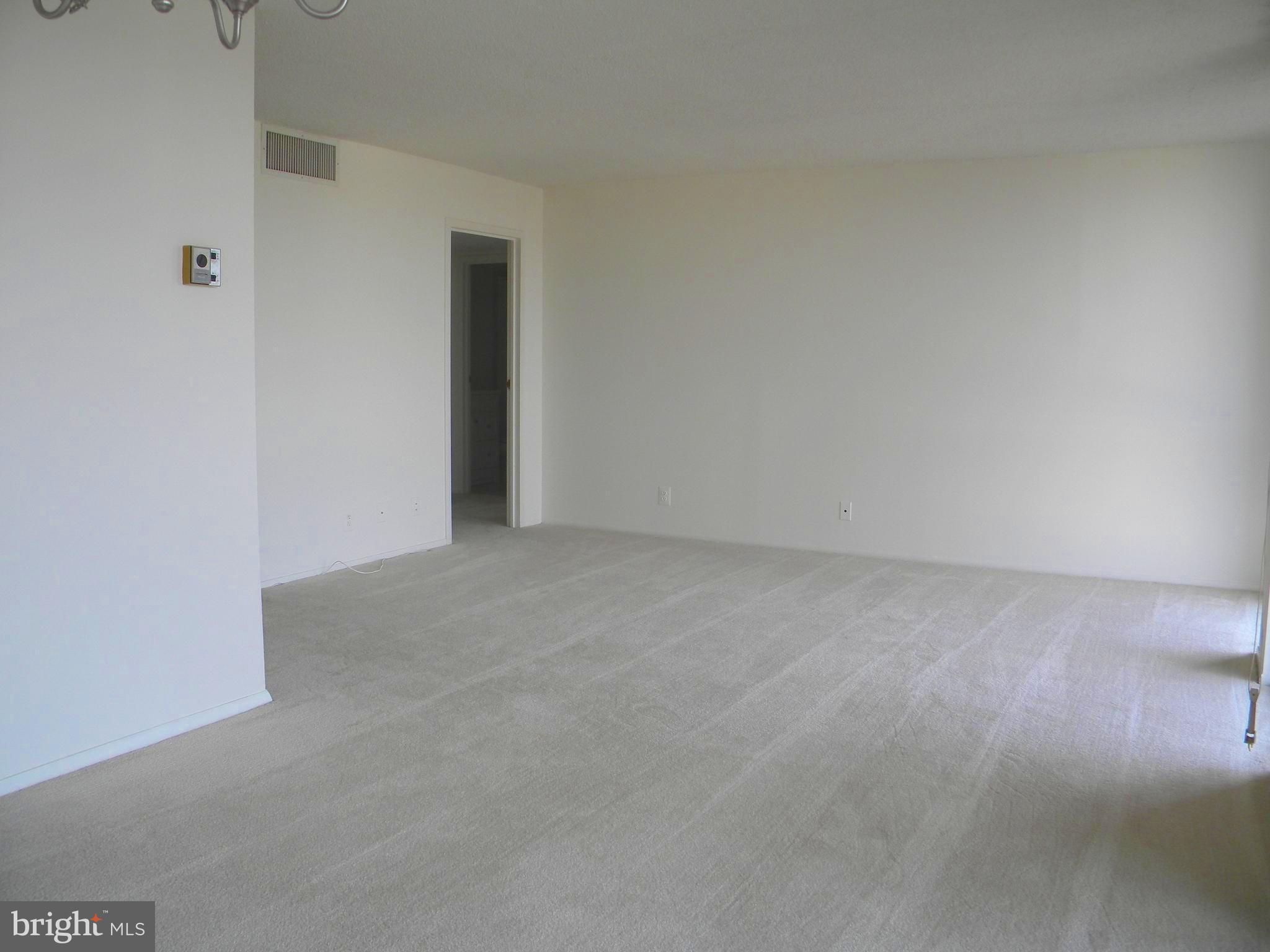 6800 Fleetwood Road, Unit 421 McLean, VA 22101 - Photo 9 of 24 Living Room