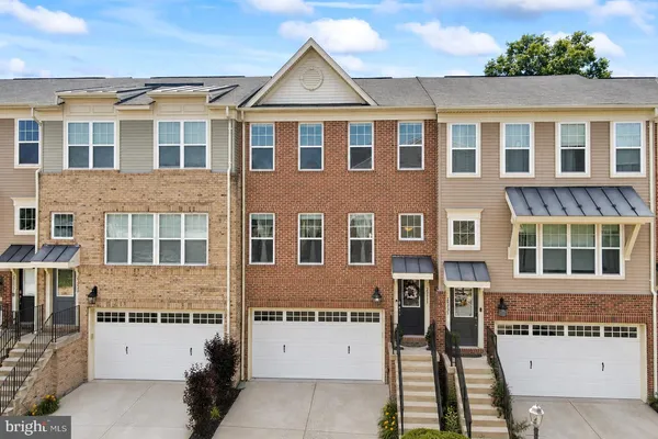 $685,000 | 25333 Wakestone Park Terrace, Chantilly, VA 20152