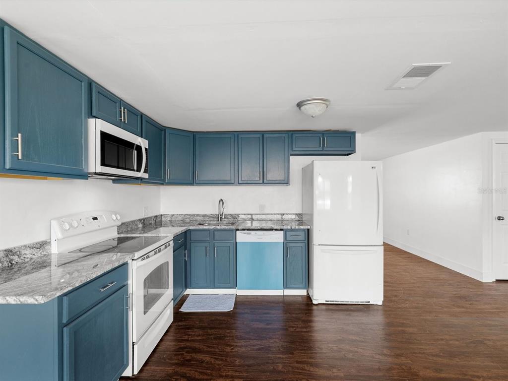 9430 Glen Moor Lane Port Richey, FL 34668 - Photo 12 of 30