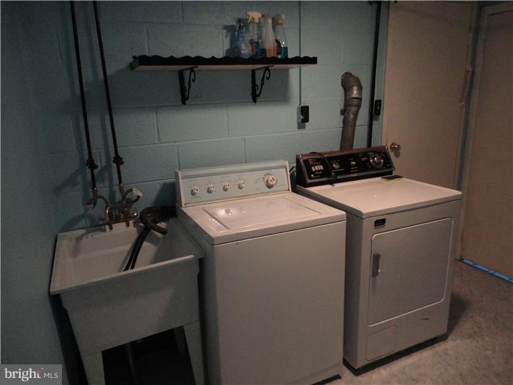 12722 Minden Road Philadelphia, PA 19154 - Photo 14 of 20 Laundry Room