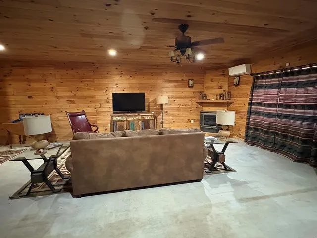 $499,999 | 360 Johnson Cove Road, Copperhill, TN 37317