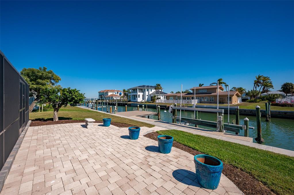 548 Gunwale Lane Longboat Key, FL 34228 - Photo 44 of 57