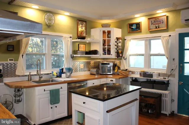 a view of washer and dryer