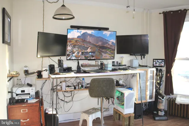 a view of utility room