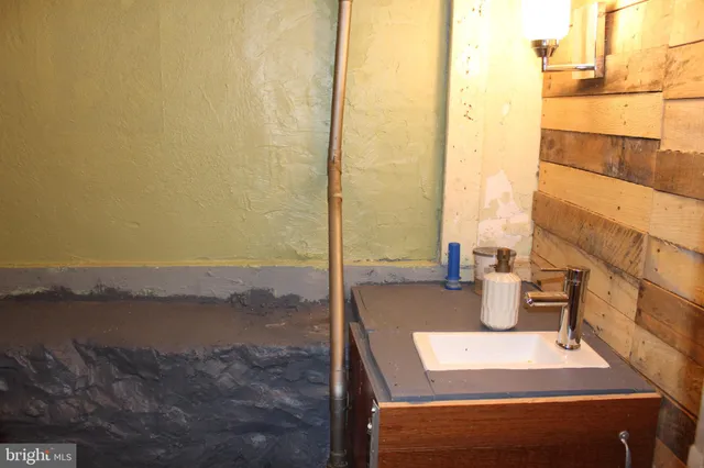 $214,000 | 2 East Grand Avenue, Tower City, PA 17980