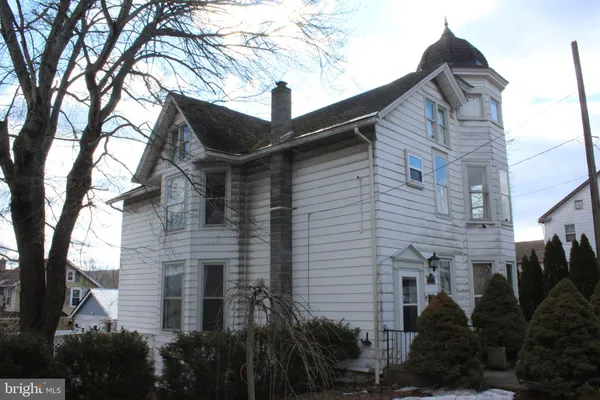 $199,999 | 2 East Grand Avenue, Tower City, PA 17980