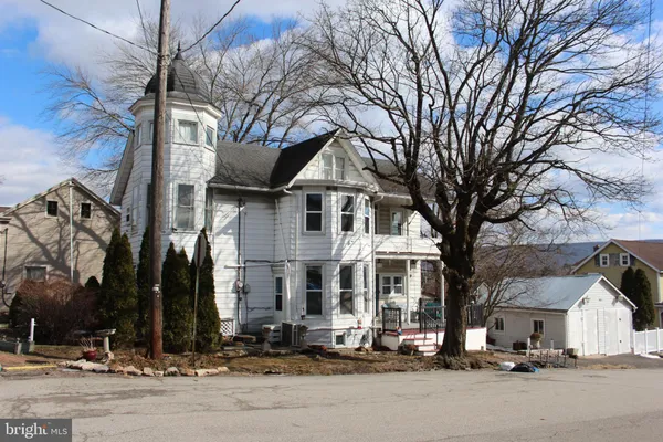 $199,999 | 2 East Grand Avenue, Tower City, PA 17980