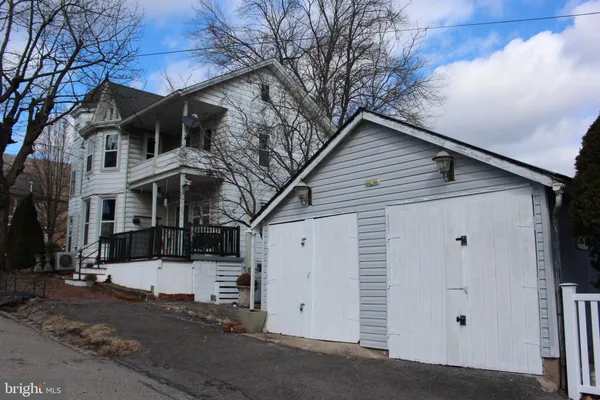 $199,999 | 2 East Grand Avenue, Tower City, PA 17980