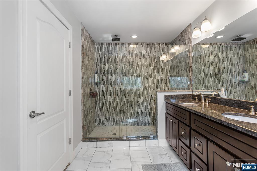 3 Brandon Court Butler, NJ 07405 - Photo 26 of 38