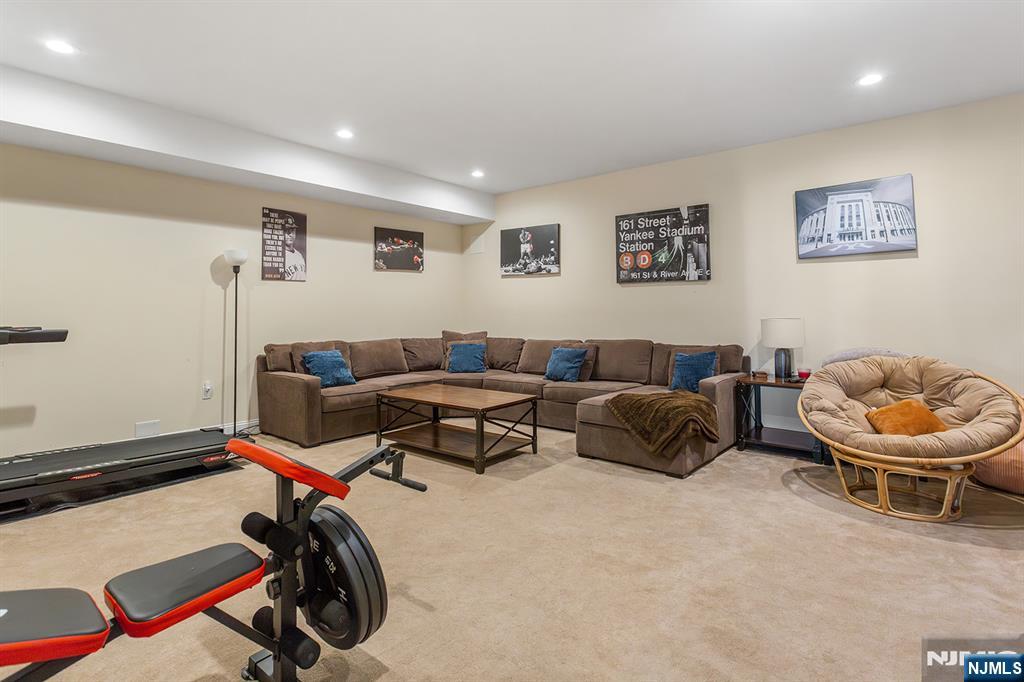 3 Brandon Court Butler, NJ 07405 - Photo 7 of 38