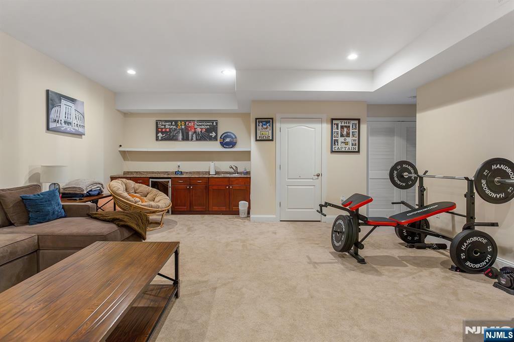 3 Brandon Court Butler, NJ 07405 - Photo 8 of 38