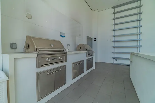 $6,500 | 111 Southeast 1st Avenue, Unit 512, Delray Beach, FL 33444