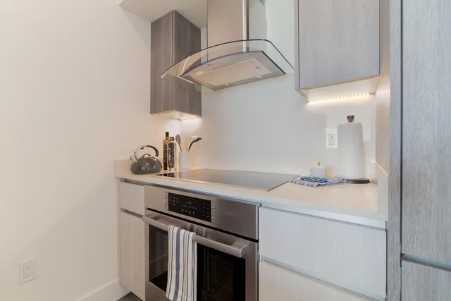 $6,500 | 111 Southeast 1st Avenue, Unit 512, Delray Beach, FL 33444