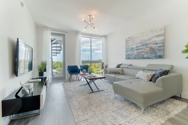 $6,500 | 111 Southeast 1st Avenue, Unit 512, Delray Beach, FL 33444