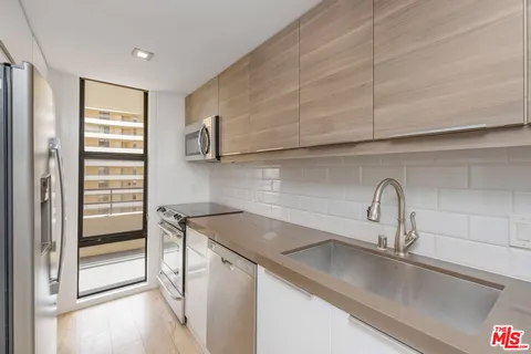 a close view of sink and tap