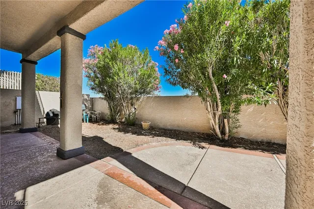 $2,450 | 138 Camino Capri, Henderson, NV 89012