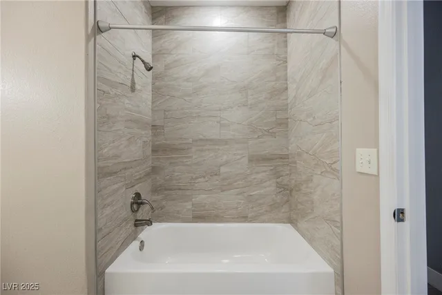 $2,450 | 138 Camino Capri, Henderson, NV 89012