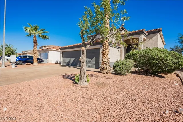 $2,450 | 138 Camino Capri, Henderson, NV 89012