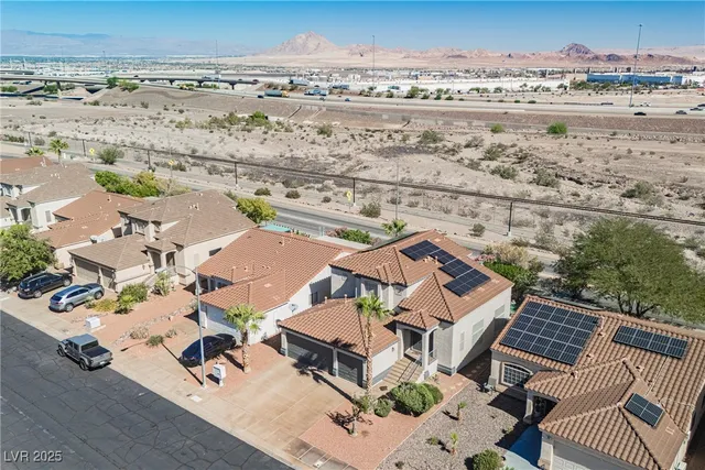 $2,450 | 138 Camino Capri, Henderson, NV 89012