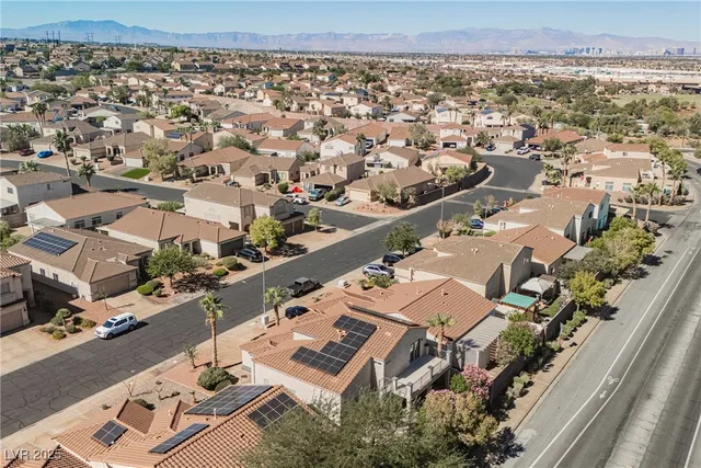 $2,450 | 138 Camino Capri, Henderson, NV 89012