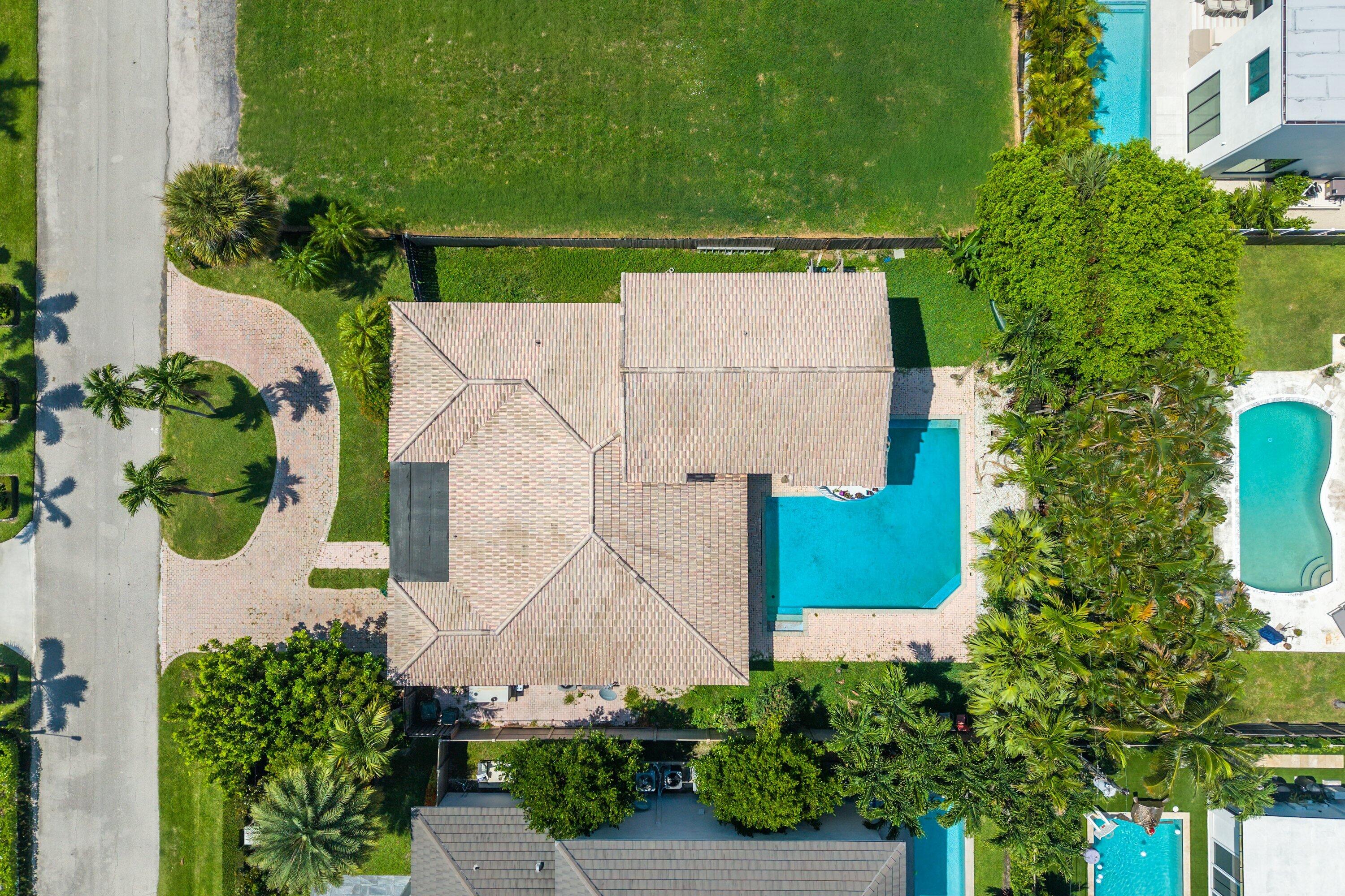 299 Northeast Wavecrest Court Boca Raton, FL 33432 - Photo 7 of 9 003-299NortheastWavecrestCourt-BocaRaton