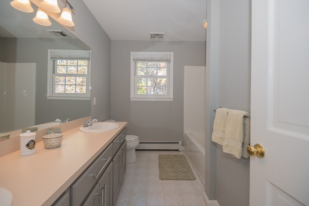 7 Round Table Road Shrewsbury, MA 01545 - Photo 26 of 39